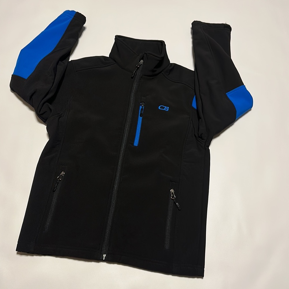 CB KIDS BEAUTIFUL JACKET COLOR BLACK & BLUE IN EXCELLENT CONDITION